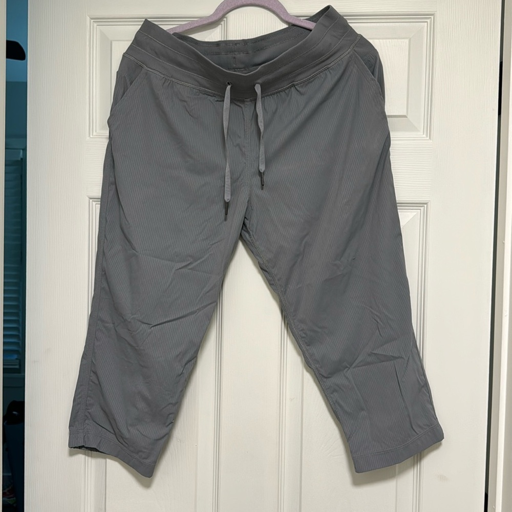 Lululemon dance studio crop